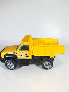 Tonka Dump Truck Hasbro 2001 Yellow Construction Toy Gift for Kids